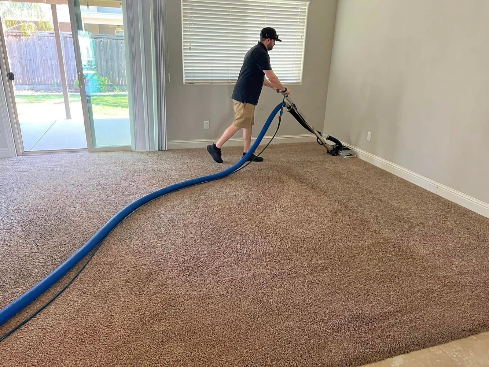 Professional Area Rug Cleaning in Bakersfield for Removing Deep Dirt, Stubborn Stains, and Unwanted Odors